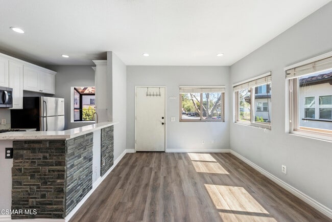 Photo - 152 Maegan Pl