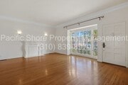 Photo - Orange Triplex Unit 623
