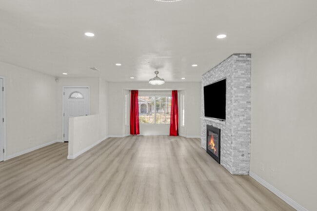Photo - 7701 Baird Ave
