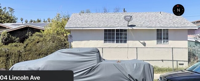 Building Photo - 5005 Lincoln Ave