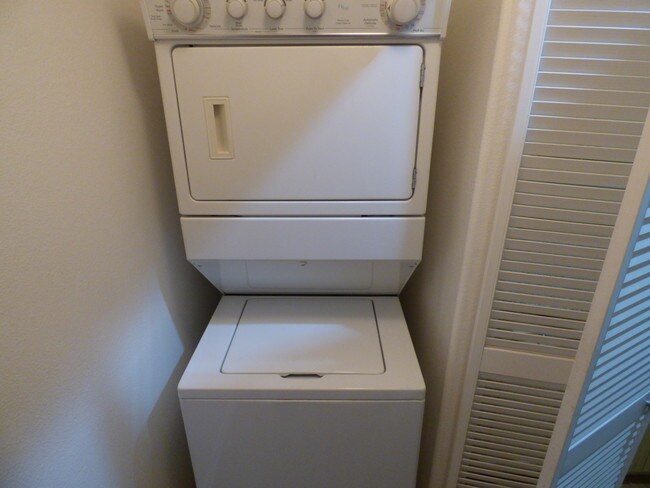 Photo - 2429 WATERMARKE Pl Unit na