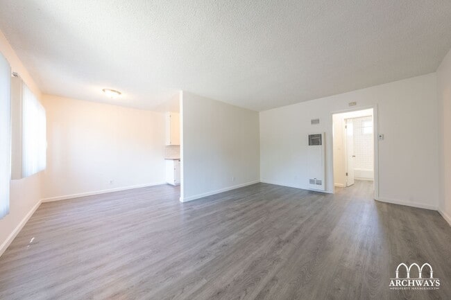 Photo - 2320 Virginia Ave Unit 03
