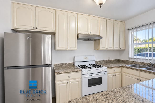 Photo - 12805 Vanowen St Unit 3