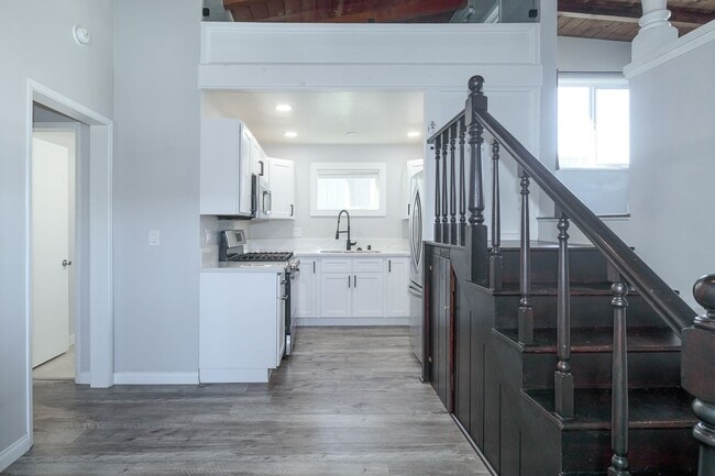 Photo - Renovated 2 Bed + 2 Bath with office space |Hollywood by the Sea | Oxnard | Unfurnished