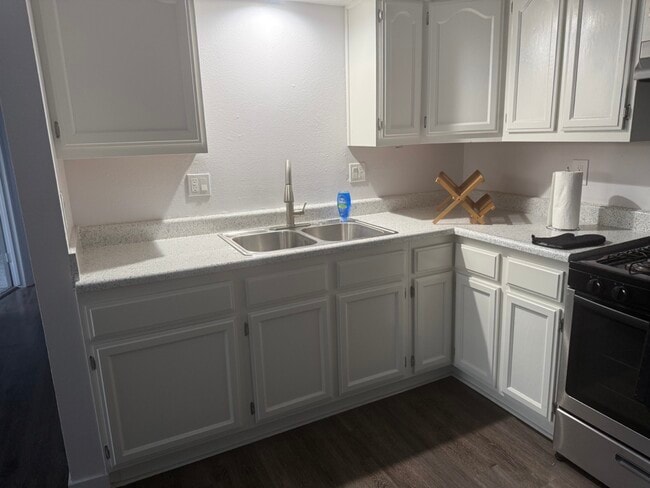 Photo - 1651-1655 W 206th St