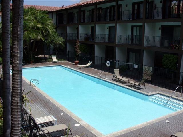 Building Photo - Los Caballeros #110 Unit 110