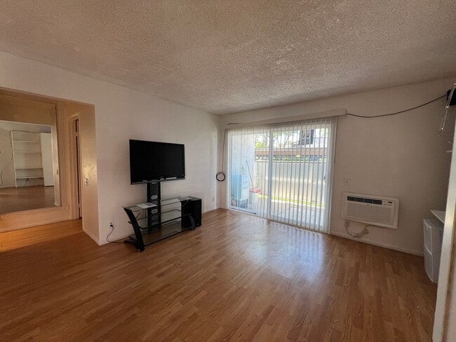 Photo - Park Villa South Studio with Murphy Bed