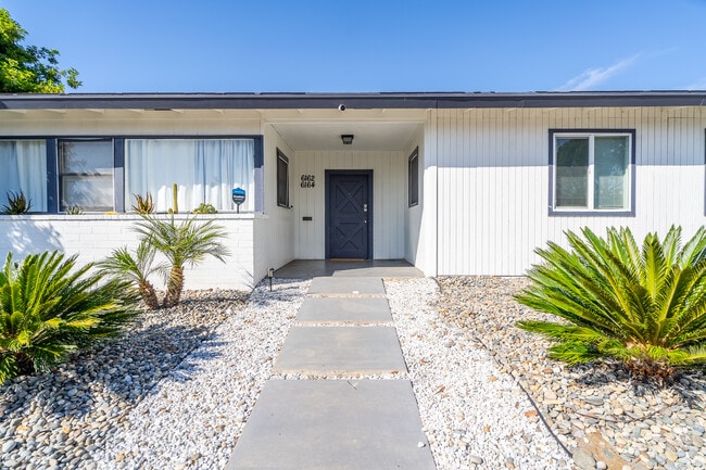 Building Photo - 6162 Mary Ln Dr Rental