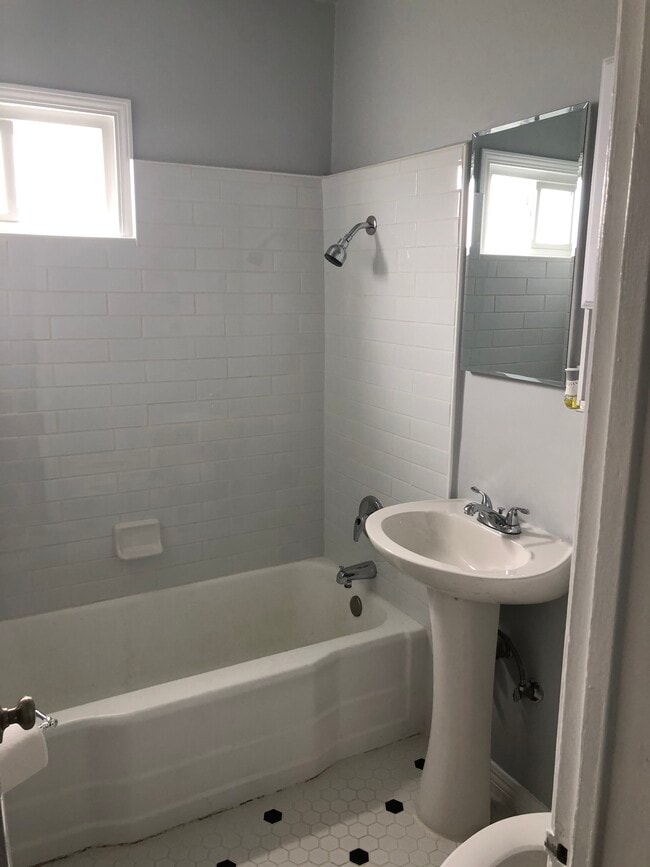 Downstairs Unit - 1934 W 35th St