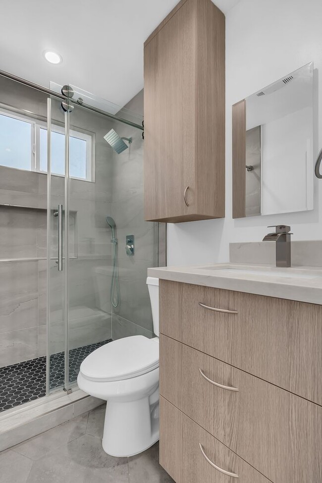 Photo - 1155 W Exposition Blvd Unit B