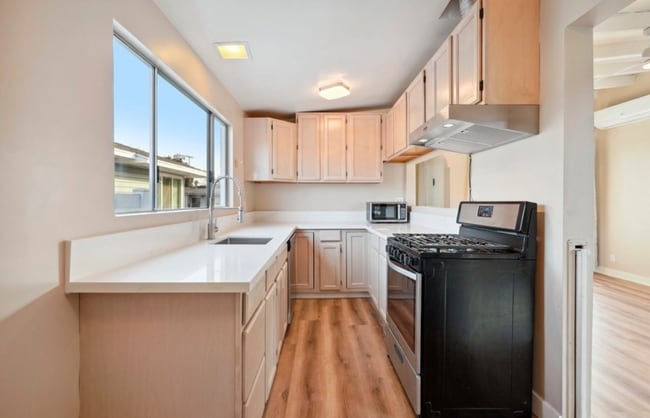 Photo - 313 E Silva St