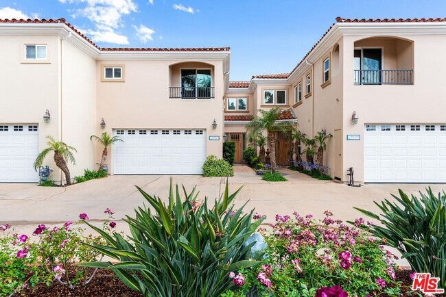 Photo - 23929 De Ville Way