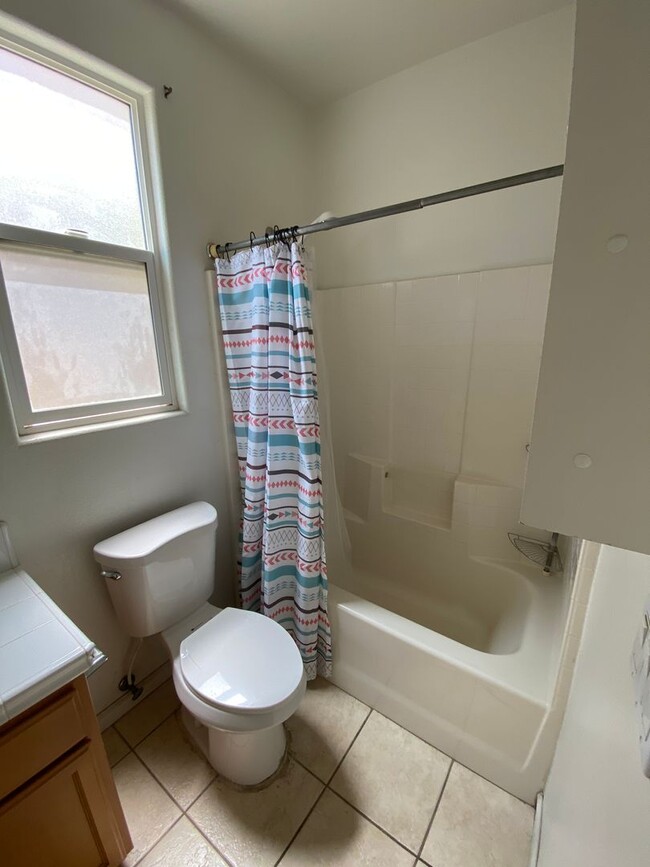 Photo - 1625 Belmont Ct Unit C
