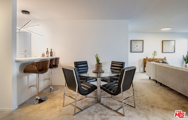 Photo - 927 Kings Rd Unit 317