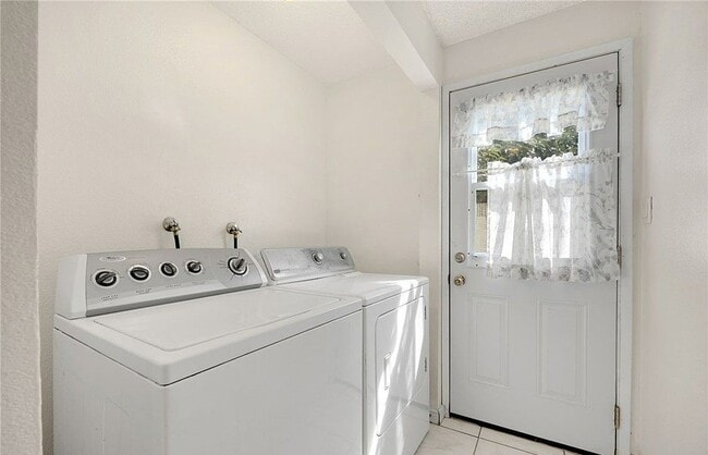 Photo - 14721 Riata St