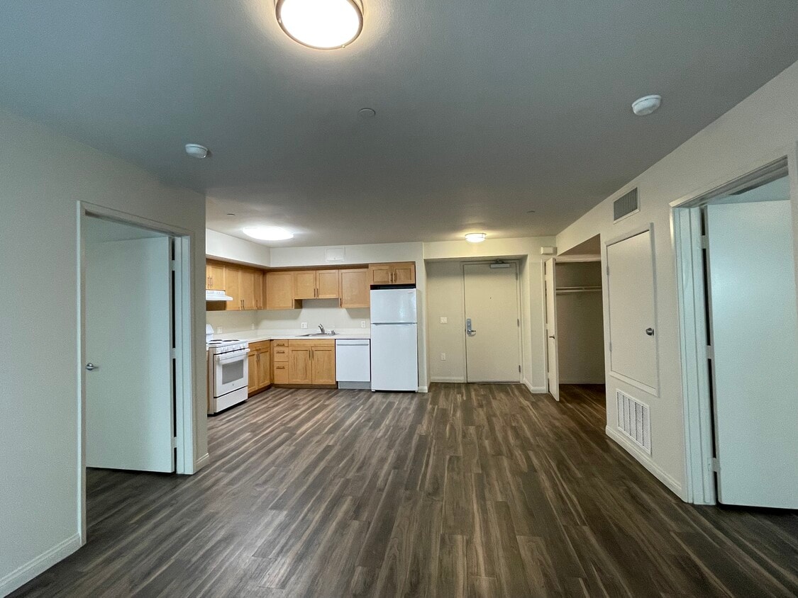 Floor Plan - Two Bedroom 