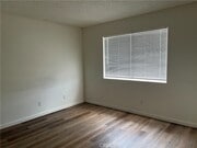 Photo - 1056 Wallgreen St