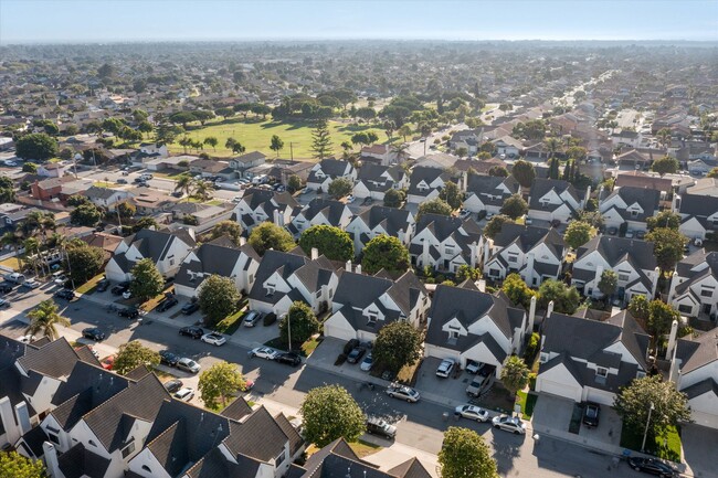 Photo - Large Renovated 3bed x 2.5bath Townhouse w...