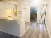 Photo - 312 E Live Oak St Apartments Unit 11