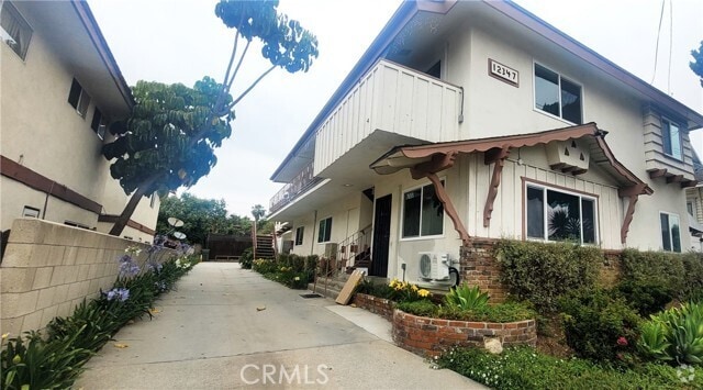 Building Photo - 12347 Beverly Blvd Rental