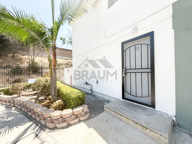 Photo - 15634 Leadwell St Unit 13