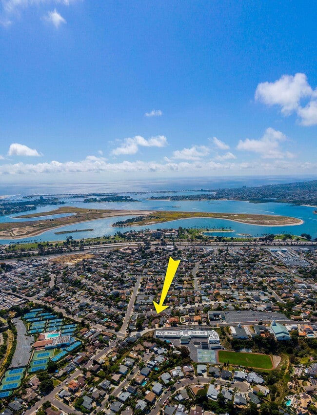 Building Photo - 1830 Illion St