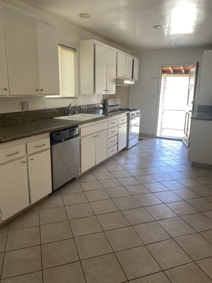Photo - 8534 Canoga Ave