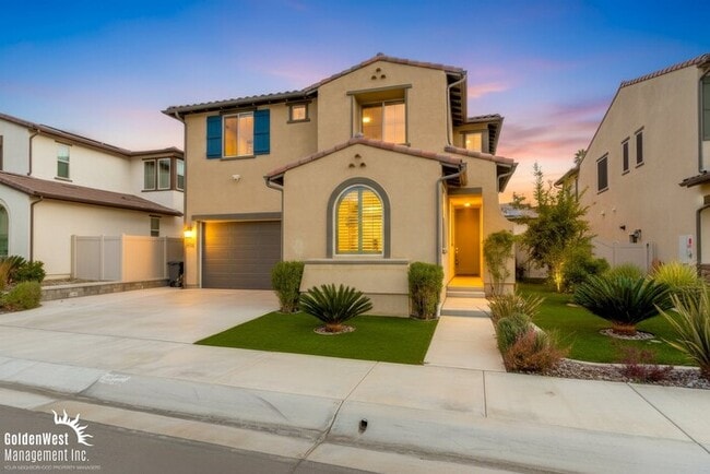 Building Photo - Stunning 5Bdm 3.5Ba Home in Escondido with...