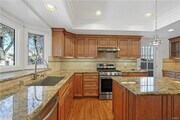 Photo - 1430 N Maple St House