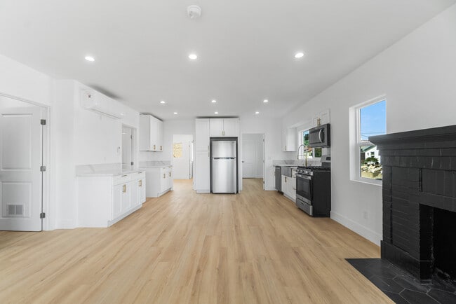 Photo - 301 S Cabrillo Ave