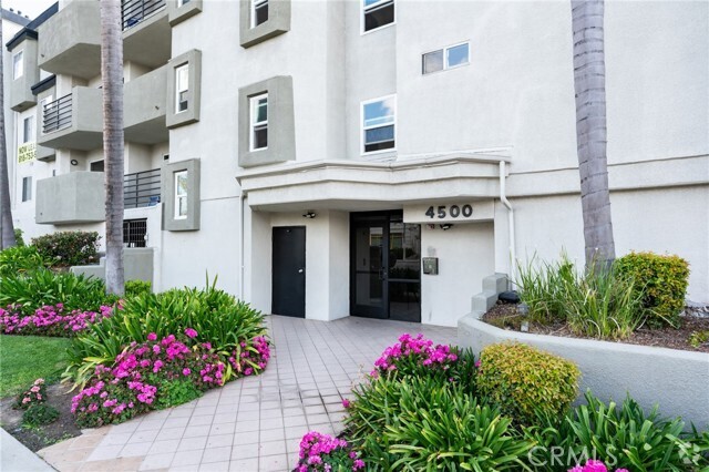 Building Photo - 4500 Laurel Canyon Blvd Unit 307 Rental
