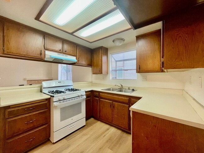 Photo - Charming Two Story 2 bedroom, 1.5 Bath in Ontario