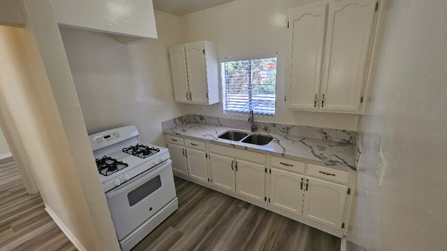 Photo - 342 1/2 Douglas St Apartment Unit 342 1.2