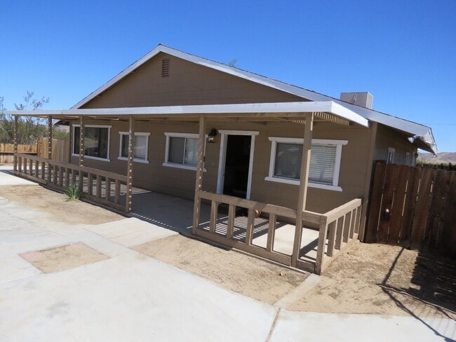 Building Photo - Beautiful home perfect for Stargazing!
