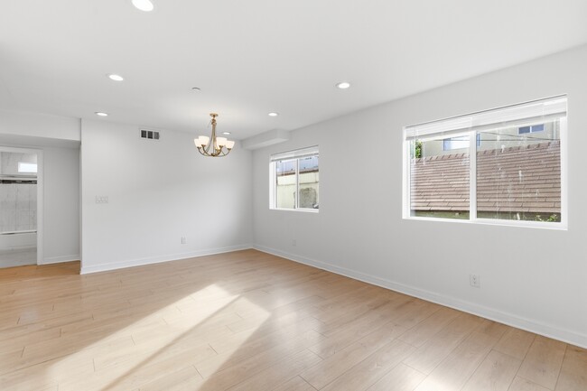 Photo - 5646 Lexington Ave Unit 5646