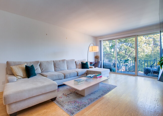 Photo - 900 Euclid St Unit 210