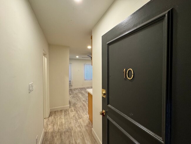 Photo - 3608 Keystone Av Unit 12 10