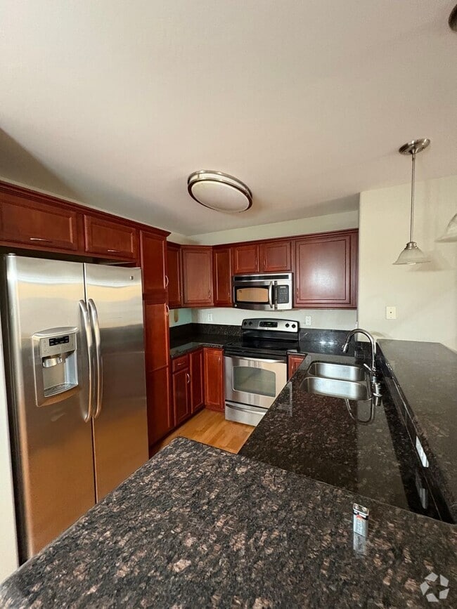 Building Photo - 3 Bed 2 Bath Clairemont Condo Unit 115