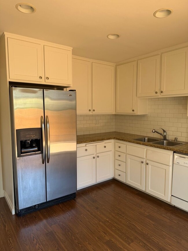 Photo - Highly Desirable Park Point Loma Townhome!