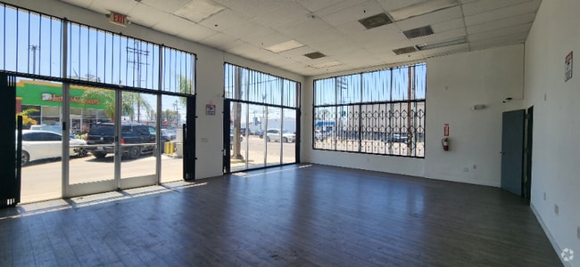 Building Photo - 8332 Sepulveda Blvd Rental