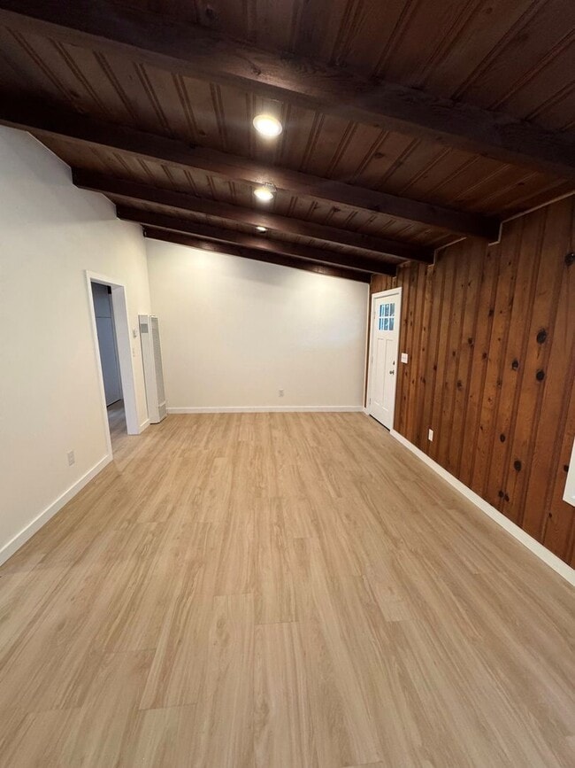 Photo - 2+1 Quaint Midtown Ventura Home