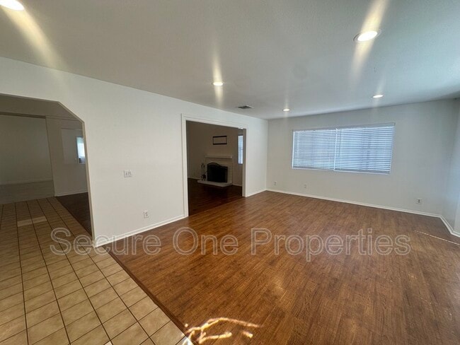 Photo - 1731 Damon St