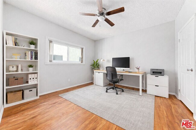 Photo - 14937 Dickens St Unit 109