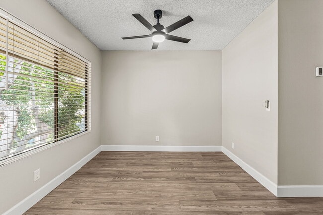 Photo - 4225 Asher St