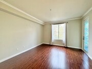 Photo - Beautiful 2bd/1ba in Irvine with tons of A... Condo