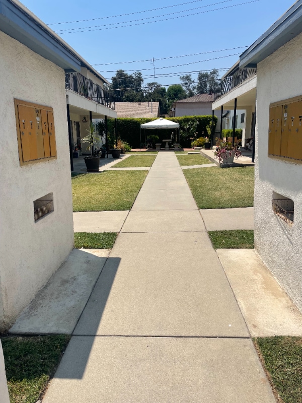 Building Photo - 525 N Marguerita Ave Rental