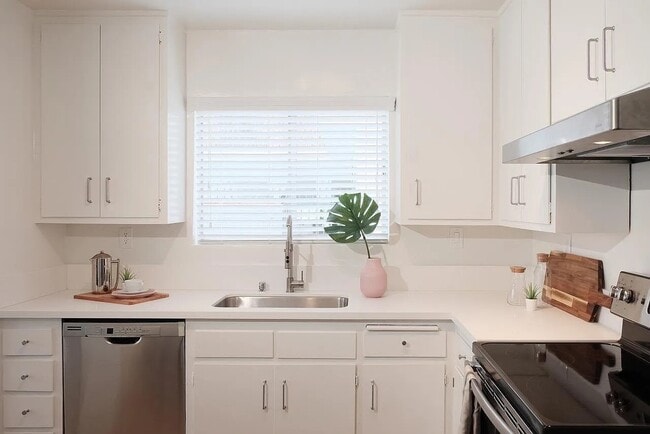 Photo - The Town House Unit 204