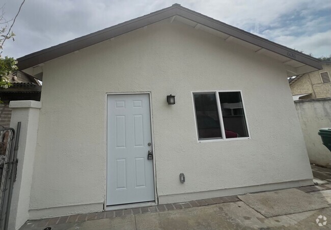 Building Photo - Brand new 1 bedroom with all utilities inc... Rental