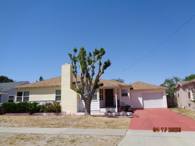Building Photo - Cute and Clean One Story in Central Lancaster Offering 1328 sq. ft.