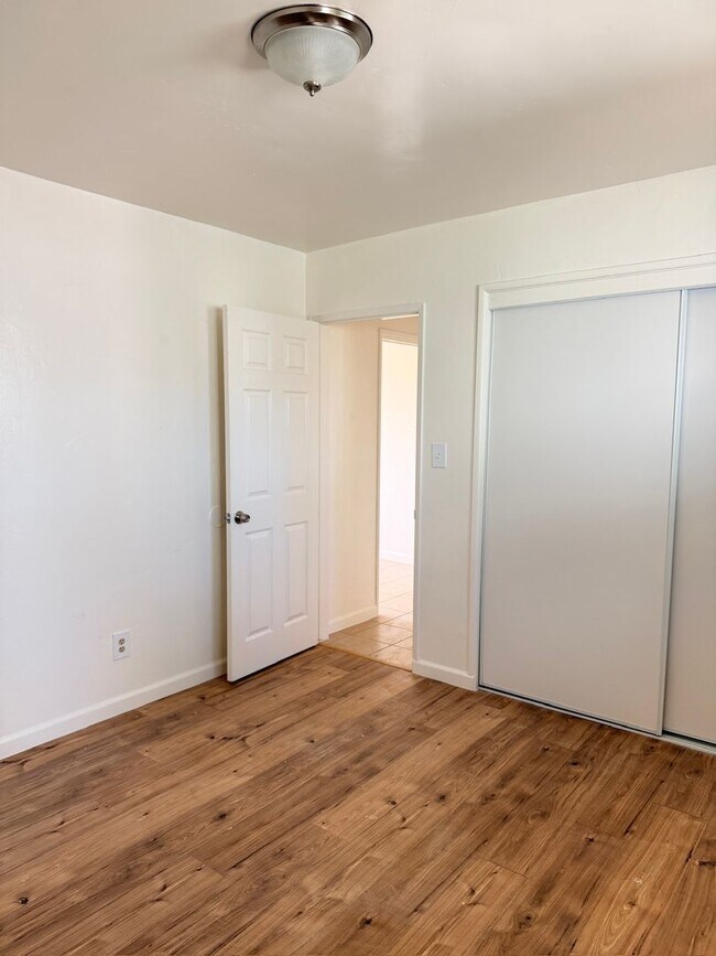Photo - McIntosh St Unit 549 McIntosh  D